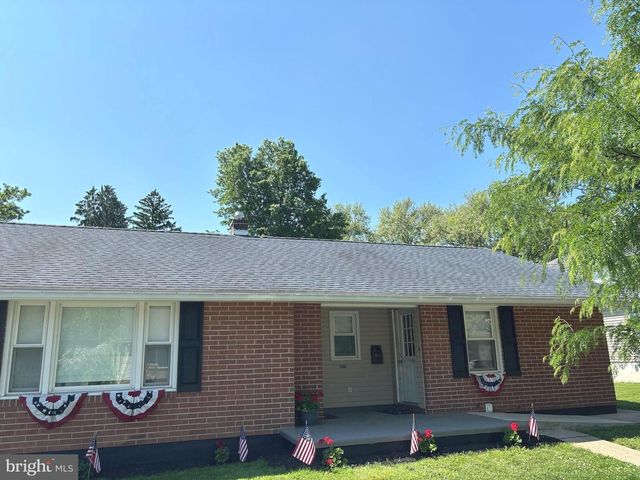 106 E SECOND AVE, Lititz, PA 17543