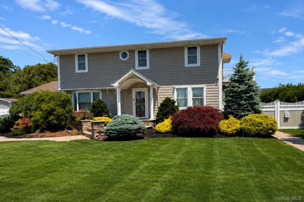 340 50th Street, Lindenhurst, NY 11757