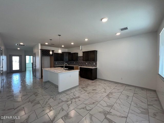 3840 Bubble Place, El Paso, TX 79938