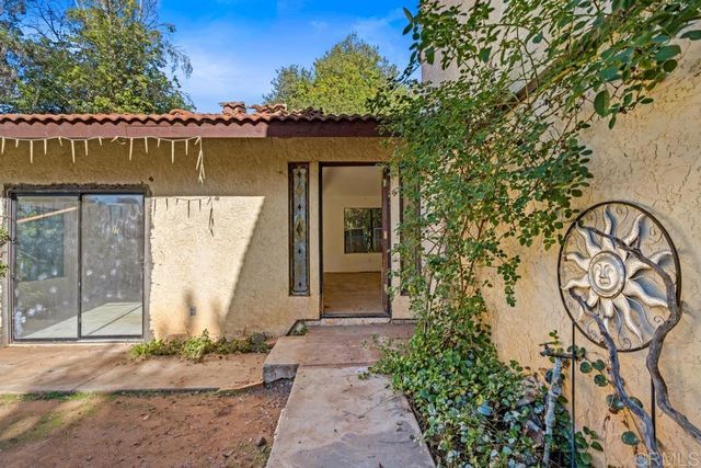 1654 Tierra Libertia, Escondido, CA 92026