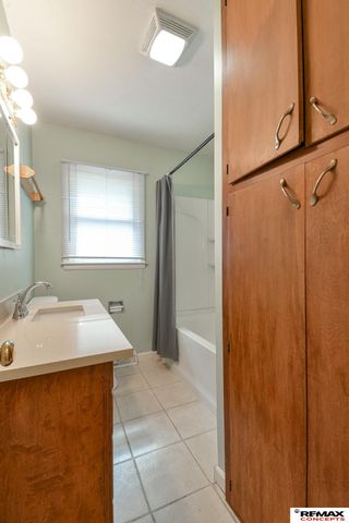 1440 N 70th Street, Lincoln, NE 68505