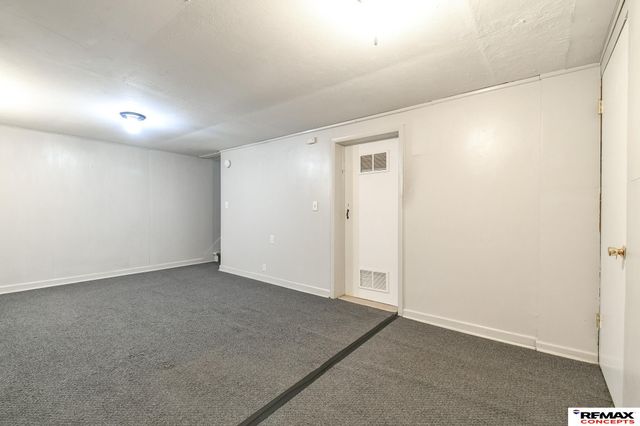 1440 N 70th Street, Lincoln, NE 68505