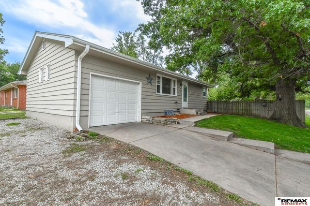 1440 N 70th Street, Lincoln, NE 68505
