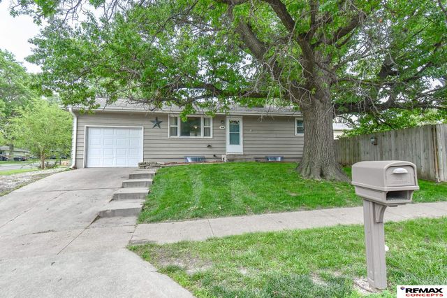 1440 N 70th Street, Lincoln, NE 68505