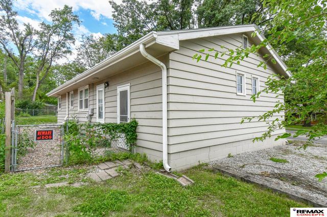 1440 N 70th Street, Lincoln, NE 68505