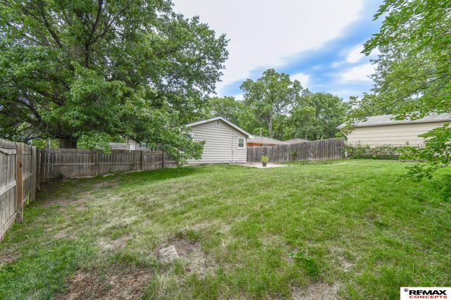 1440 N 70th Street, Lincoln, NE 68505