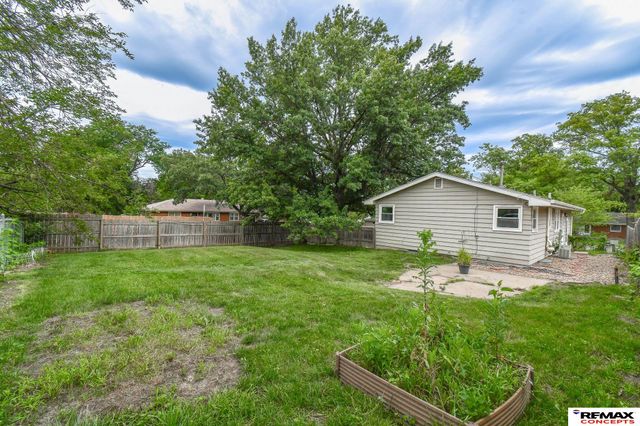 1440 N 70th Street, Lincoln, NE 68505