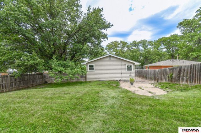 1440 N 70th Street, Lincoln, NE 68505