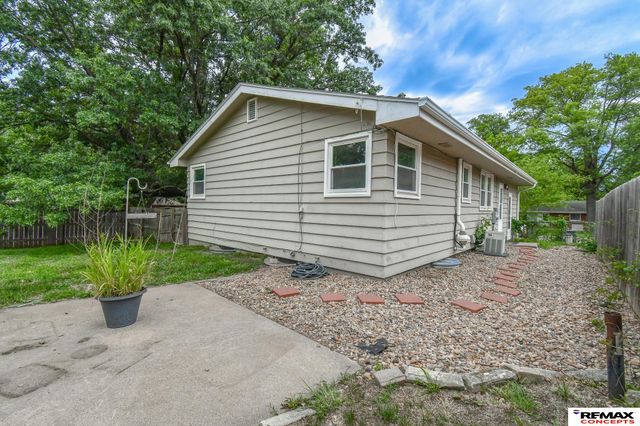 1440 N 70th Street, Lincoln, NE 68505