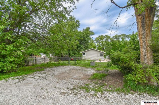 1440 N 70th Street, Lincoln, NE 68505