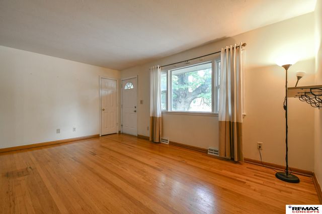 1440 N 70th Street, Lincoln, NE 68505