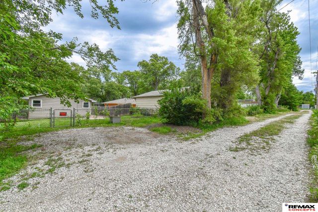 1440 N 70th Street, Lincoln, NE 68505