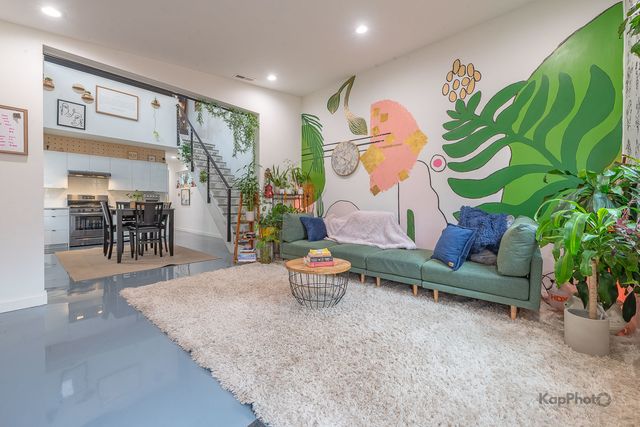 2828 W Wilcox Street, Chicago, IL 60612