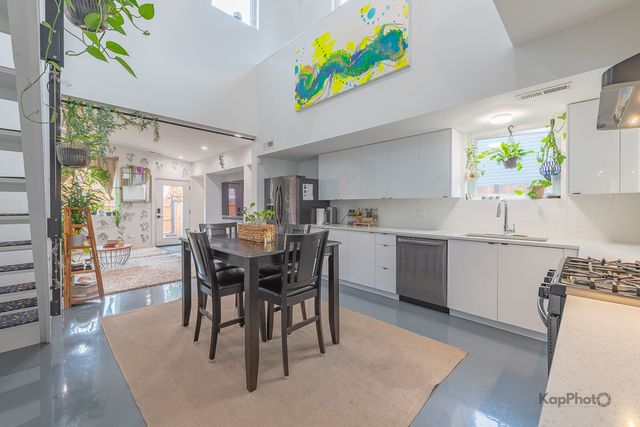 2828 W Wilcox Street, Chicago, IL 60612