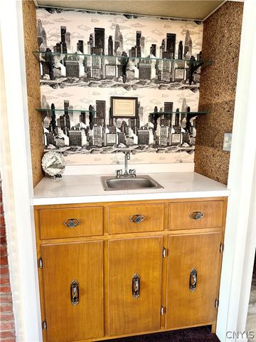 5 Huxford Place, Whitestown, NY 13492