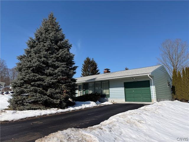 5 Huxford Place, Whitestown, NY 13492