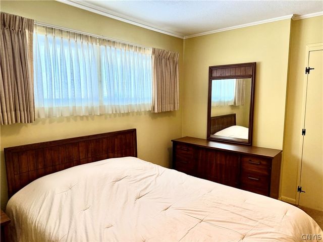 5 Huxford Place, Whitestown, NY 13492