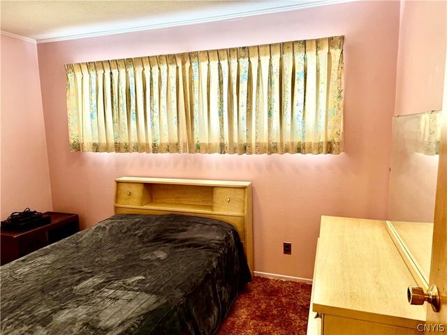 5 Huxford Place, Whitestown, NY 13492