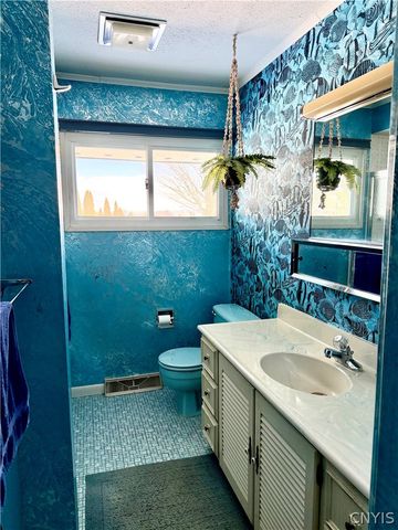 5 Huxford Place, Whitestown, NY 13492