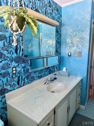 5 Huxford Place, Whitestown, NY 13492