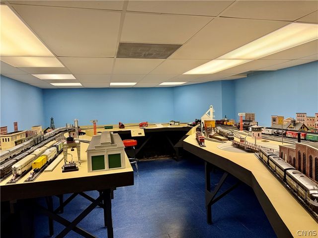 5 Huxford Place, Whitestown, NY 13492