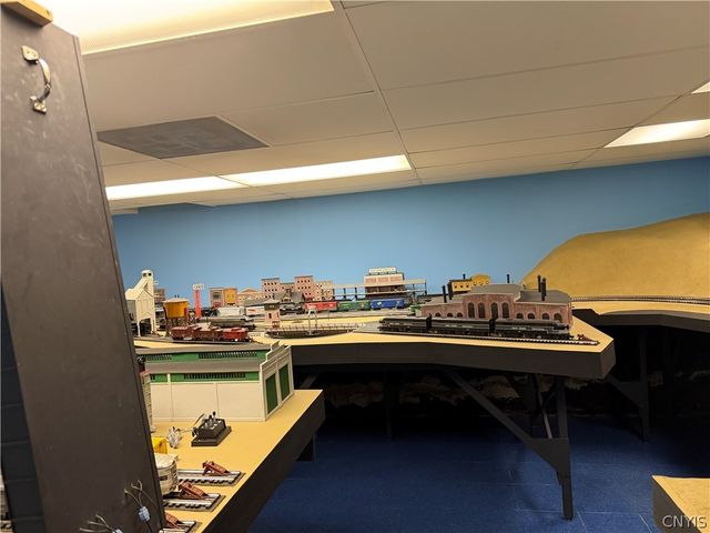 5 Huxford Place, Whitestown, NY 13492