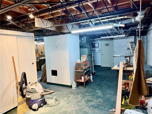 5 Huxford Place, Whitestown, NY 13492