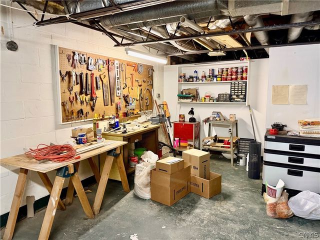 5 Huxford Place, Whitestown, NY 13492