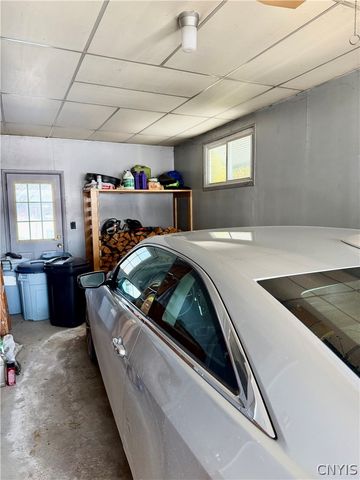 5 Huxford Place, Whitestown, NY 13492