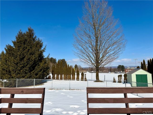 5 Huxford Place, Whitestown, NY 13492