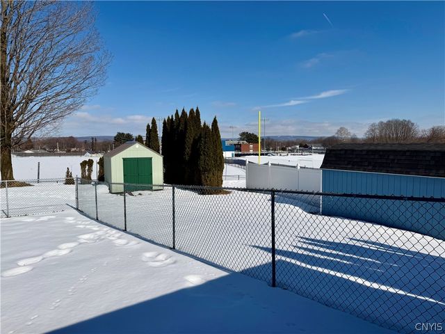 5 Huxford Place, Whitestown, NY 13492