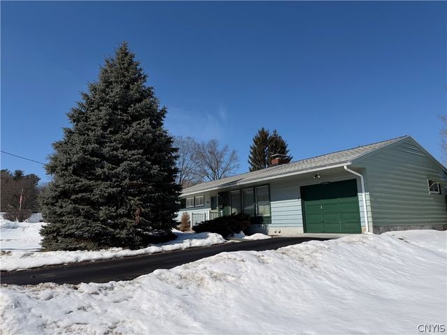 5 Huxford Place, Whitestown, NY 13492