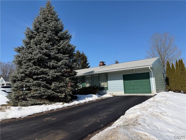 5 Huxford Place, Whitestown, NY 13492