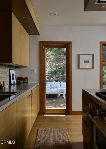9616 Highland Gorge Drive, Beverly Hills, CA 90210