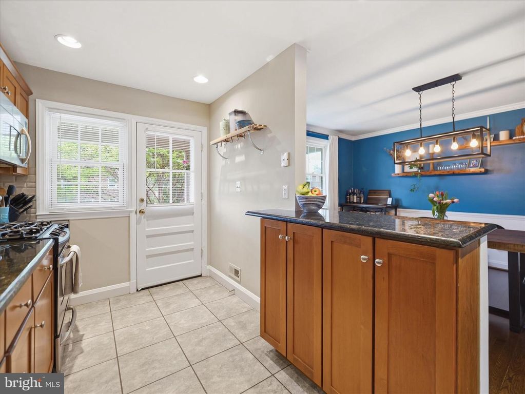 Image 12 of property listing at 6123 NORTHDALE RD, Catonsville, MD 21228