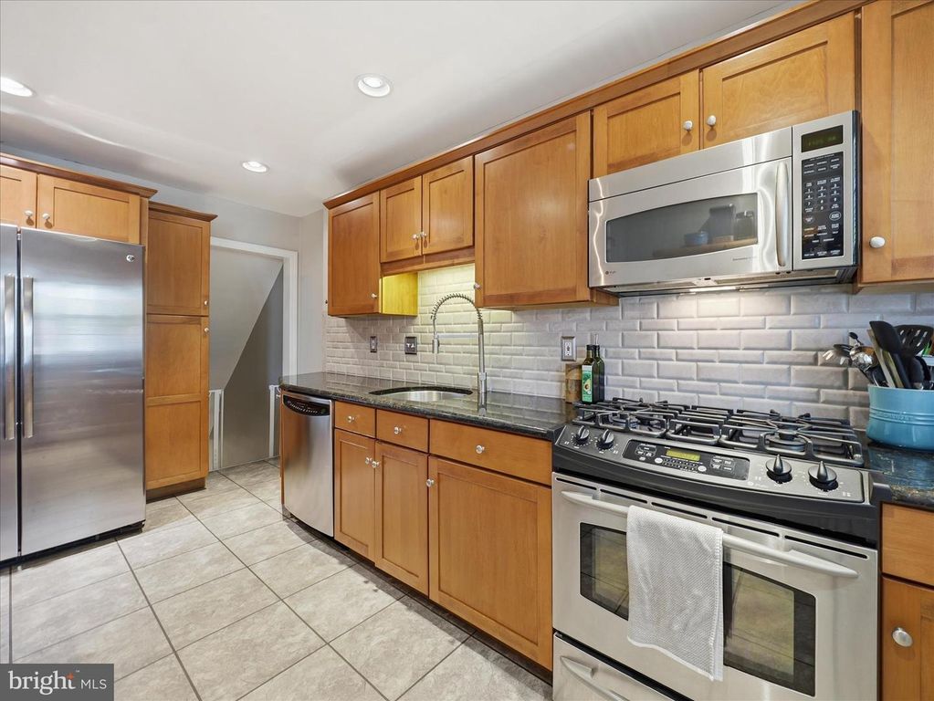 Image 13 of property listing at 6123 NORTHDALE RD, Catonsville, MD 21228