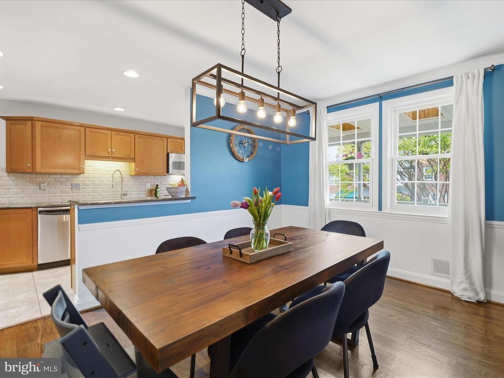 Image 9 of property listing at 6123 NORTHDALE RD, Catonsville, MD 21228