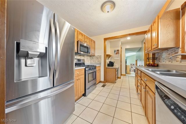 402 Church Street, South Amherst, OH 44001