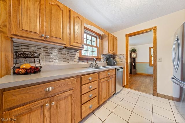 402 Church Street, South Amherst, OH 44001