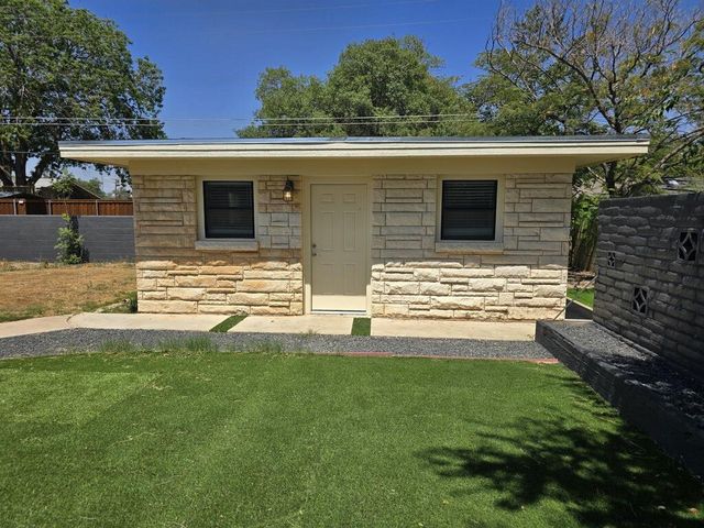 2208 Bedford Dr, Midland, TX 79701