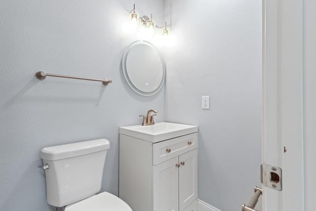 2208 Bedford Dr, Midland, TX 79701