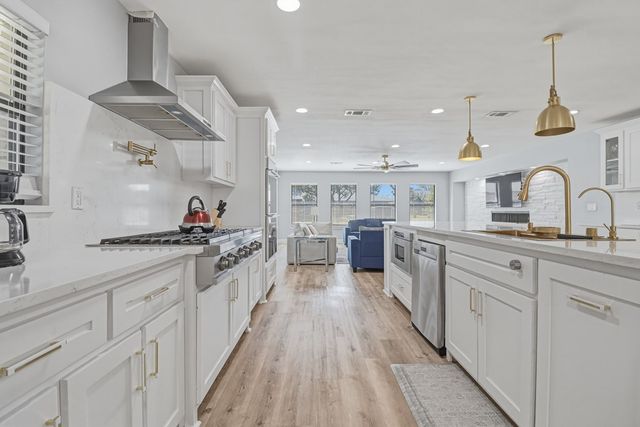 2208 Bedford Dr, Midland, TX 79701