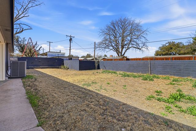 2208 Bedford Dr, Midland, TX 79701