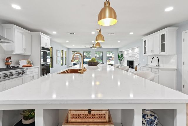 2208 Bedford Dr, Midland, TX 79701