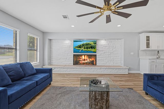 2208 Bedford Dr, Midland, TX 79701