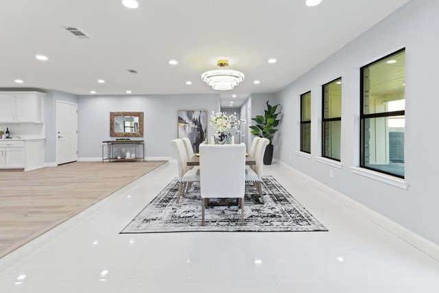 2208 Bedford Dr, Midland, TX 79701