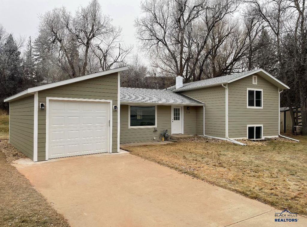 730 PAYTON CT, Rapid City, SD 57702