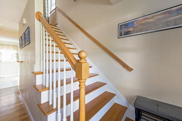 289 Weymouth St, Holbrook, MA 02343