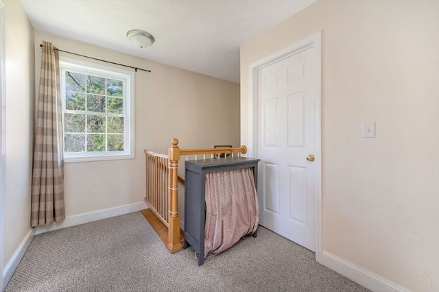 289 Weymouth St, Holbrook, MA 02343