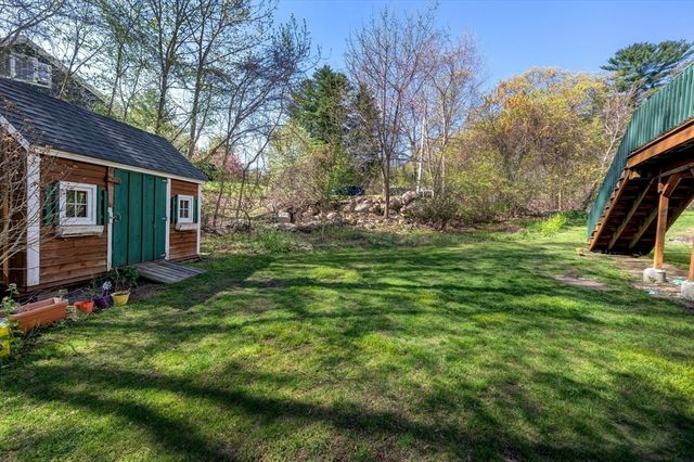 289 Weymouth St, Holbrook, MA 02343